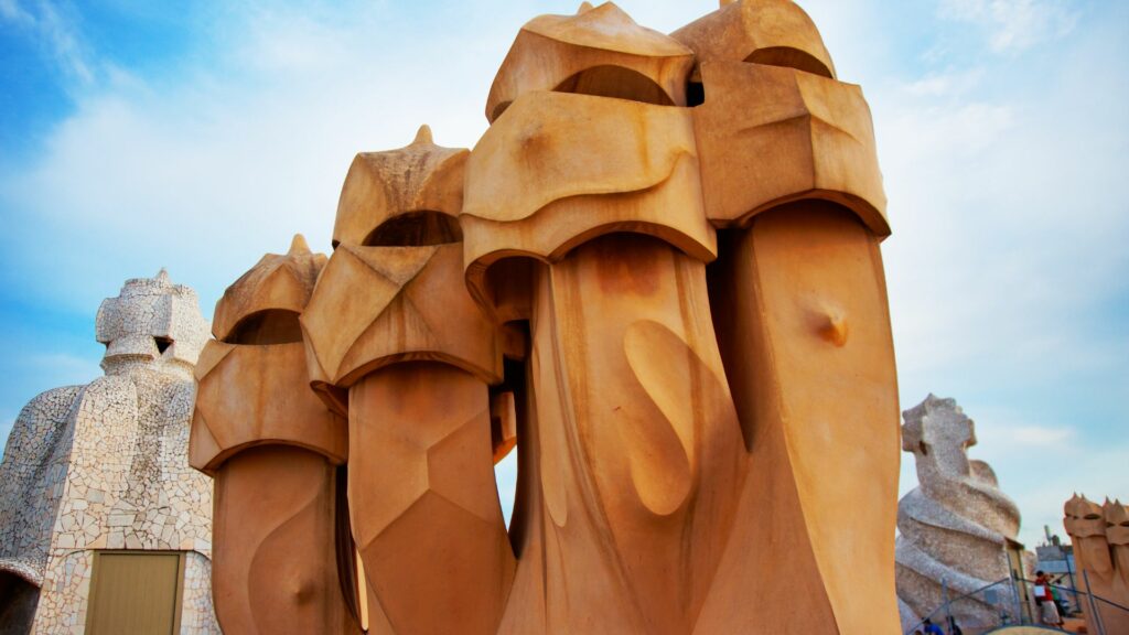 Chimeneas Casa Milá, Barcelona Modernista