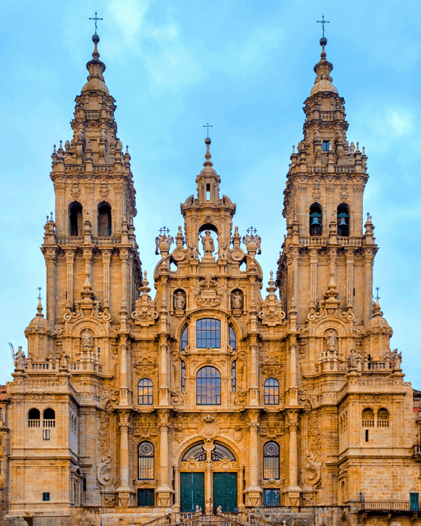 sitios-que-ver-en-a-coruna-7 iglesia-santiago-que-ver-en-a-coruña
