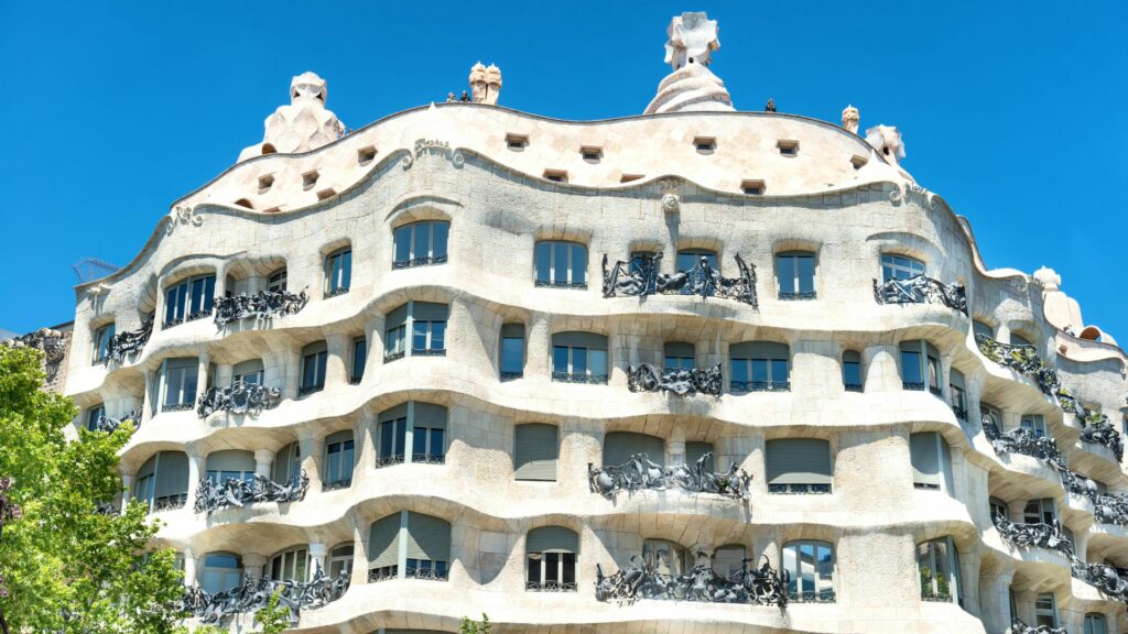 Visita guiada a Barcelona imprescindibles, Casa Milá