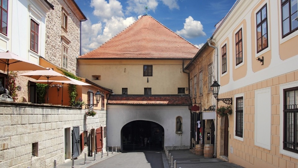 BLOG PUERTA DE PIEDRA