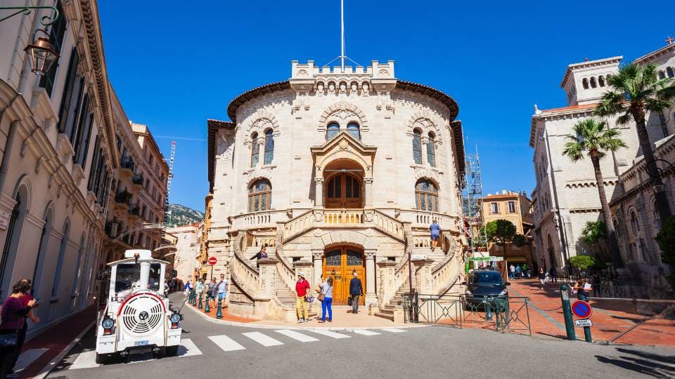 Qué ver en Mónaco: imprescindibles para tu escapada perfecta. 6 BLOG Palacio de Justicia