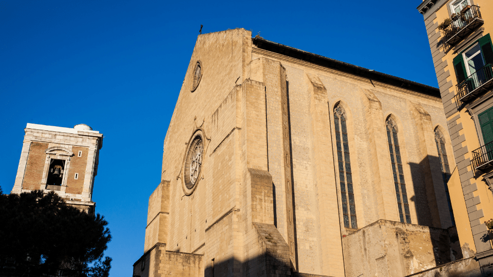 Qué ver en Nápoles en 3 días: Lugares imprescindibles 5 BLOG.Convento y la Basilica de Santa Chiara