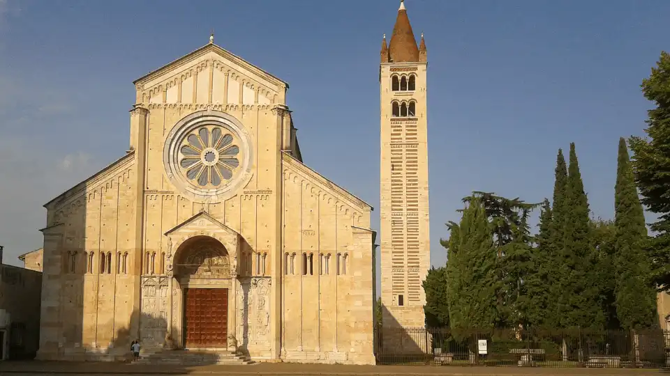 Basilica of Saint Zenon, things to do in Verona with DareMapp