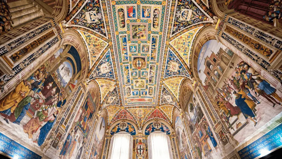 Piccolomini Library: things to do in Siena with DareMapp