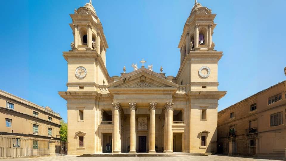 Qué ver en Pamplona en 1 día. La ciudad de los Sanfermines 7 CATEDRAL DE PAMPLONA
