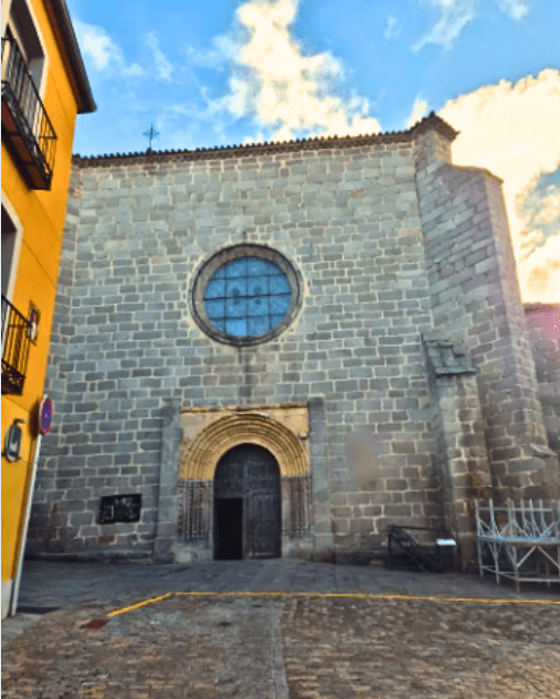 Qué ver en Ávila: 11 paradas esenciales en la ciudad amurallada 9 iglesia-san-juan-bautista-que-ver-en-ávila