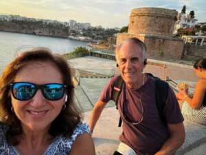 Viajeros recorriendo Antalya con la audioguía DareMapp