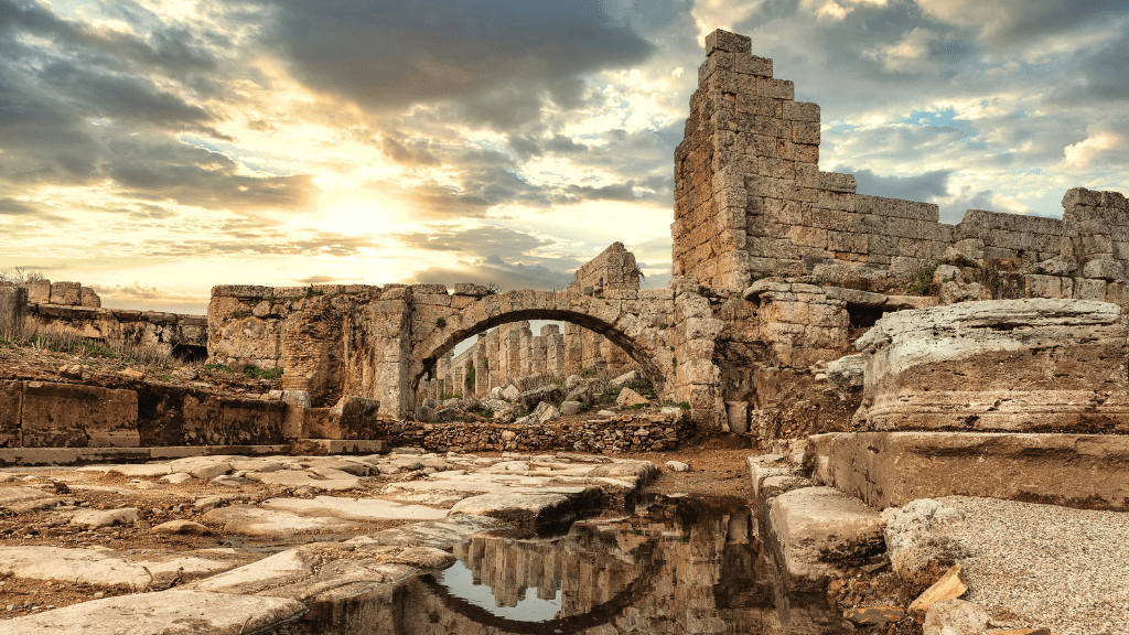 Qué ver en Antalya en 2025: 7 imprescindibles y planes 11 que-ver-en-perge