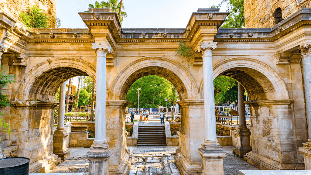 Qué ver en Antalya en 2025: 7 imprescindibles y planes 2 Diseno sin titulo 4 3