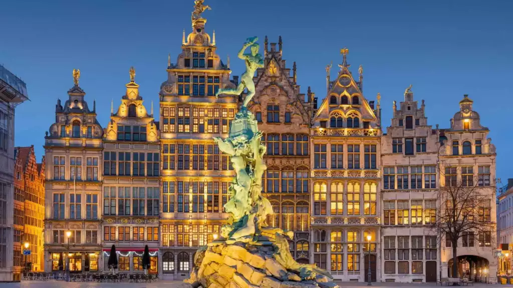 Qué ver en Amberes: Itinerario imprescindible para 2 días 4 Grote markt Amberes blog
