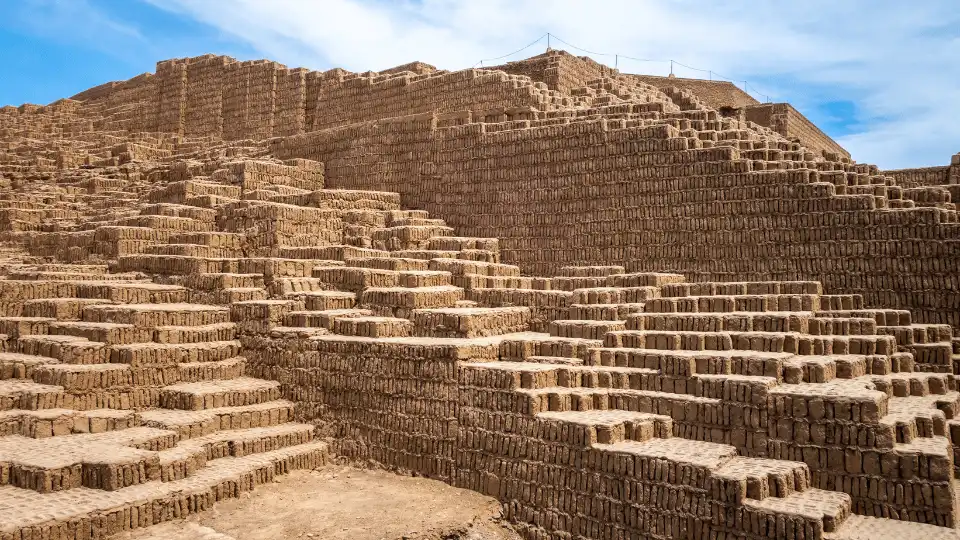 Huaca Pucllana, un rincón unico que ver en Lima con DareMapp