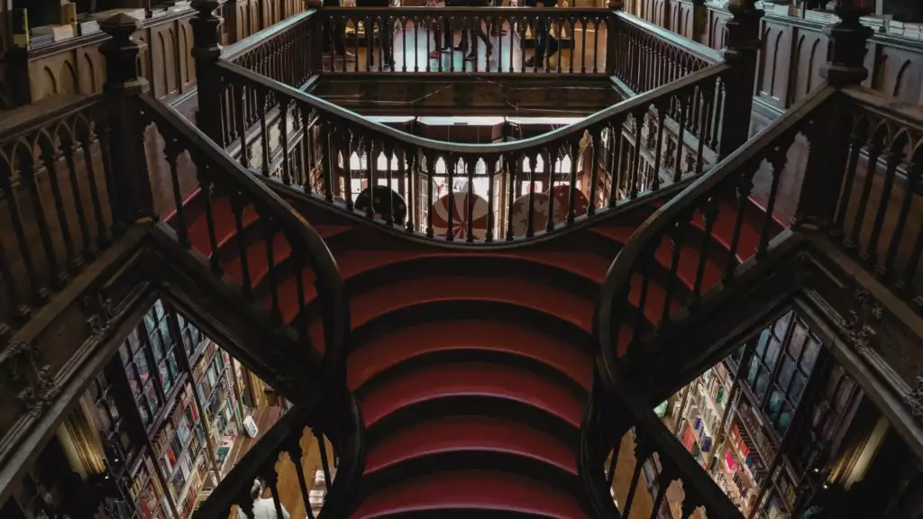 Qué ver en Oporto: 10 planes clave entre vino y miradores 4 Libreria Lello Oporto