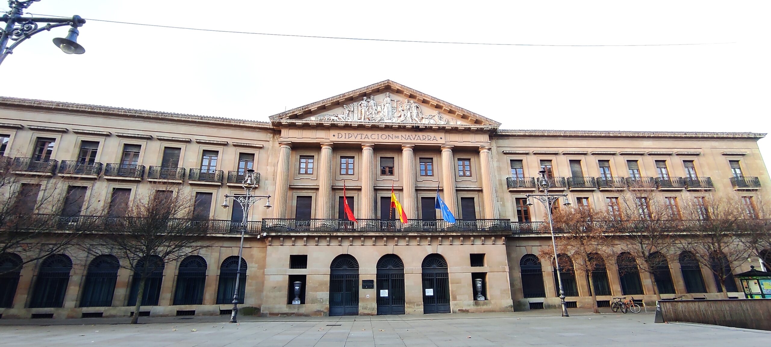 Palacio de Navarra Avda Carlos III scaled