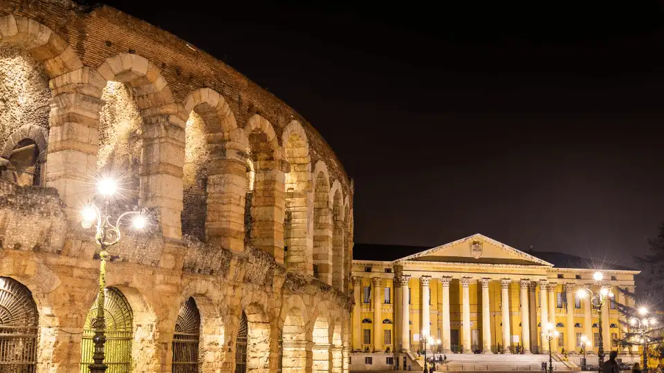 Palazzo Barbieri, enjoy one of best things to do in Verona woth DareMapp