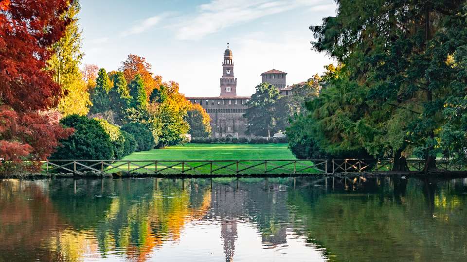 Things to do in Milan. The capital of Lombardy. 7 Parque sempione