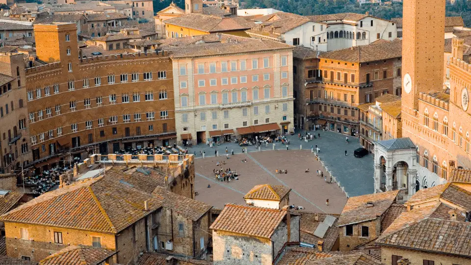 Piazza dei Campo: things to do in Siena with DareMapp