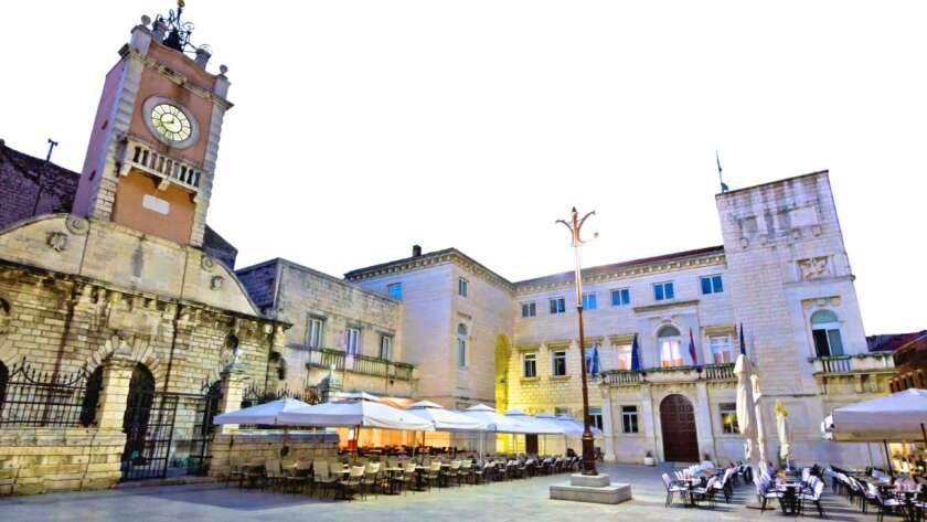 Plaza pueblo Zadar blog