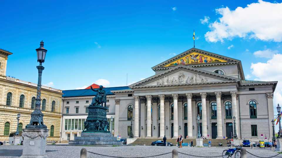 Qué ver en Múnich: 8 esenciales de la cuna del Oktoberfest 1 Teatro-que-ver-en-Múnich