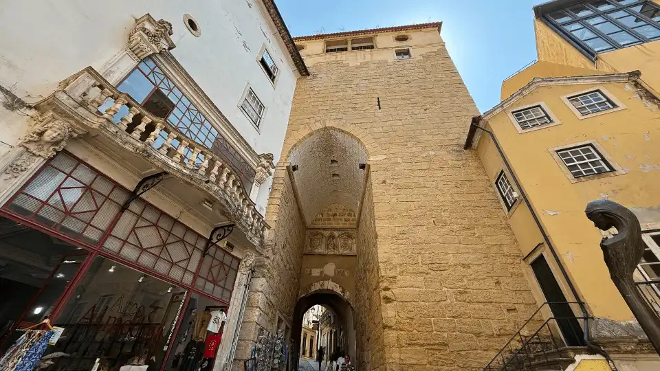 Torre Almedina, qué ver en Coimbra con DareMapp