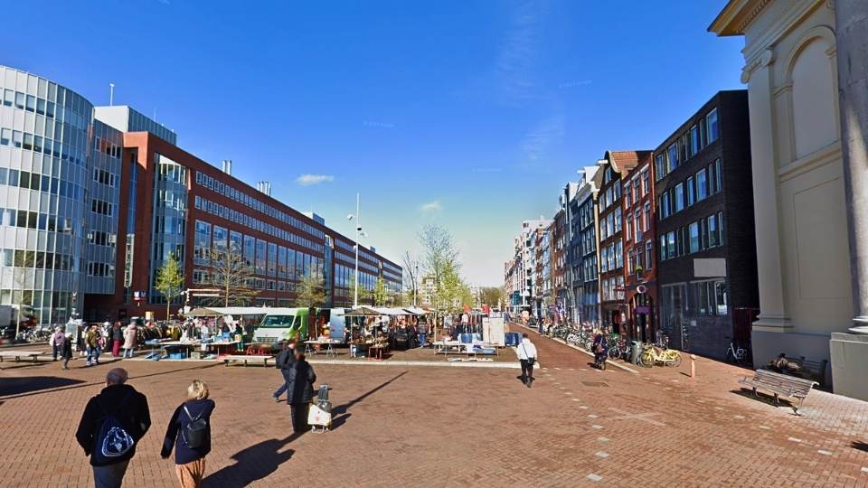 Things to do in Amsterdam. The Venice of the North. 9 Waterlooplein 2