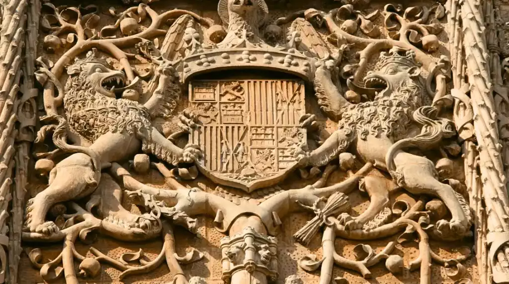 Qué ver en Valladolid: 10 imprescindibles para tu visita 20 escudo piedra valladolid