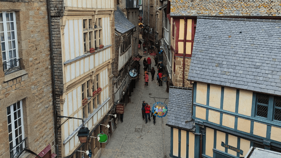 Qué ver en el Mont Saint-Michel: 48h entre ingeniería y mareas 6 grande rue