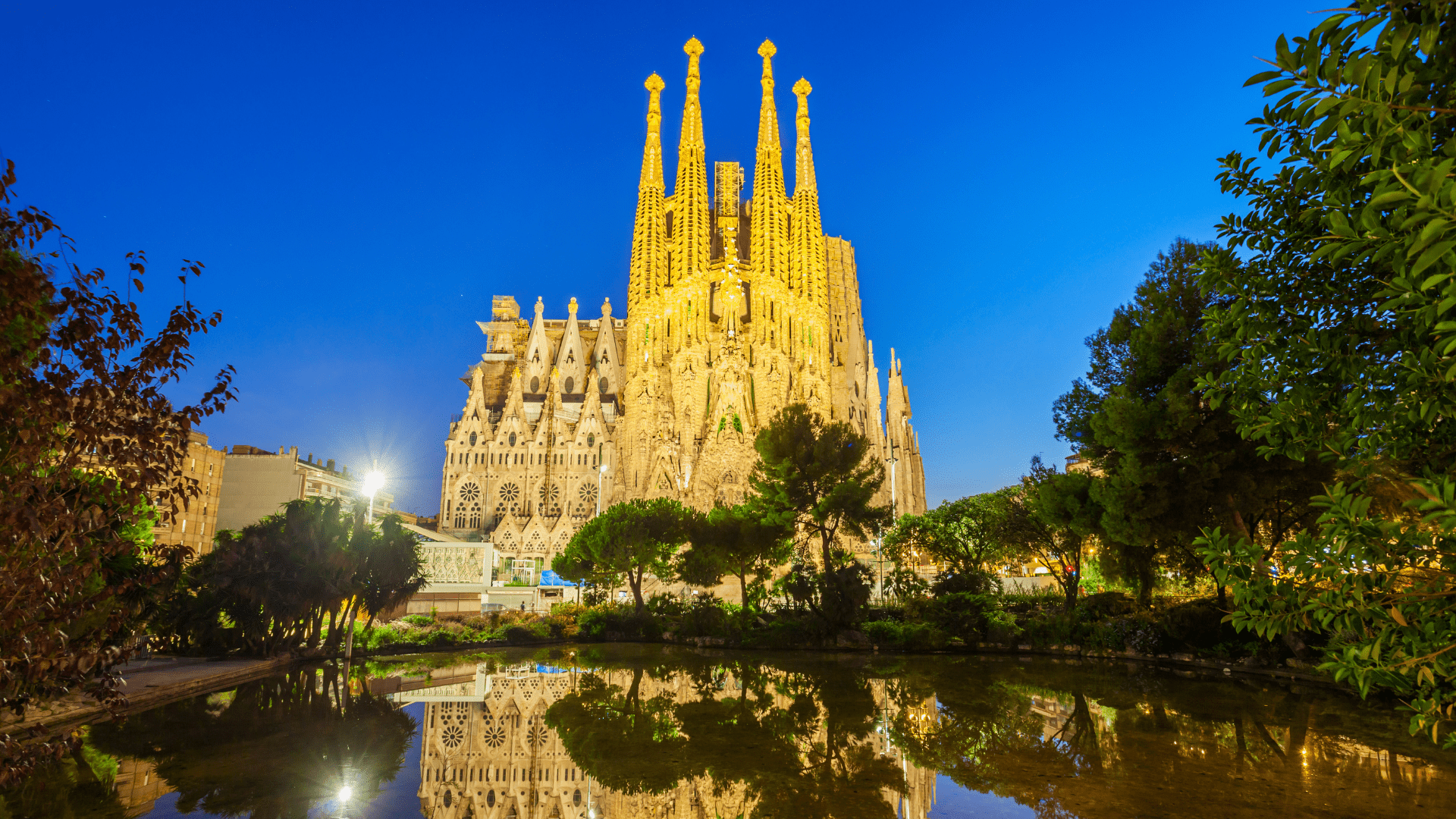 Self-guided tour in Barcelona 2 self-guided tour in barcelona