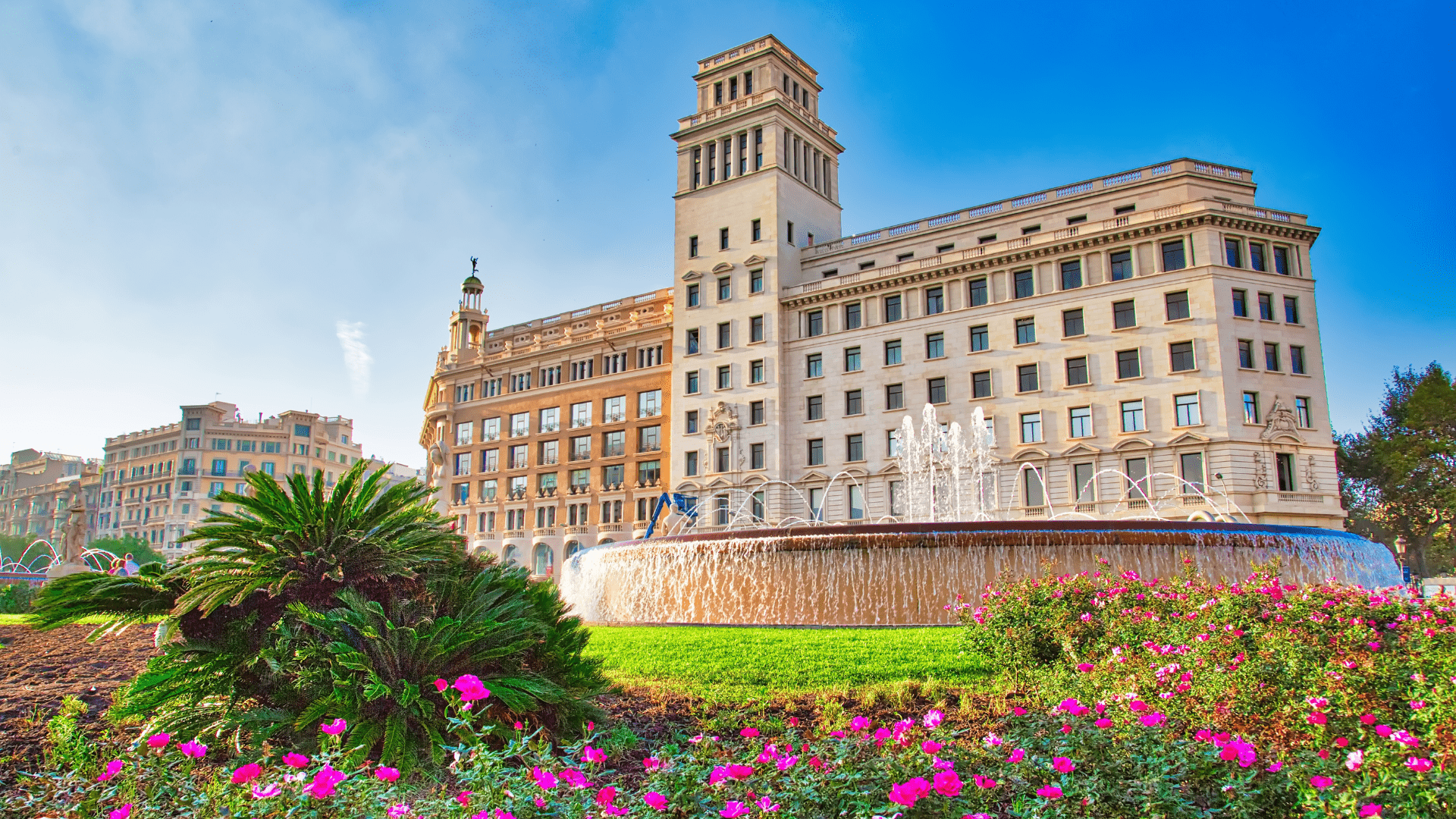 Self-guided tour in the essentials of Barcelona 2 photos web barcelona 3