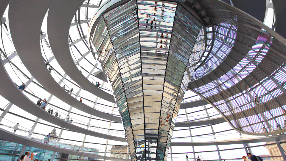 Qué ver en Berlín. 10 puntos obligatorios en La Ciudad de la Libertad 21 cúpula-Reichstag-que-ver-en-berlín