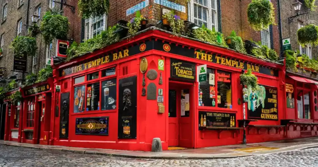 Qué ver en Dublín. 10 Paradas Obligatorias en La Ciudad de la Literatura. 4 temple bar dublin blog